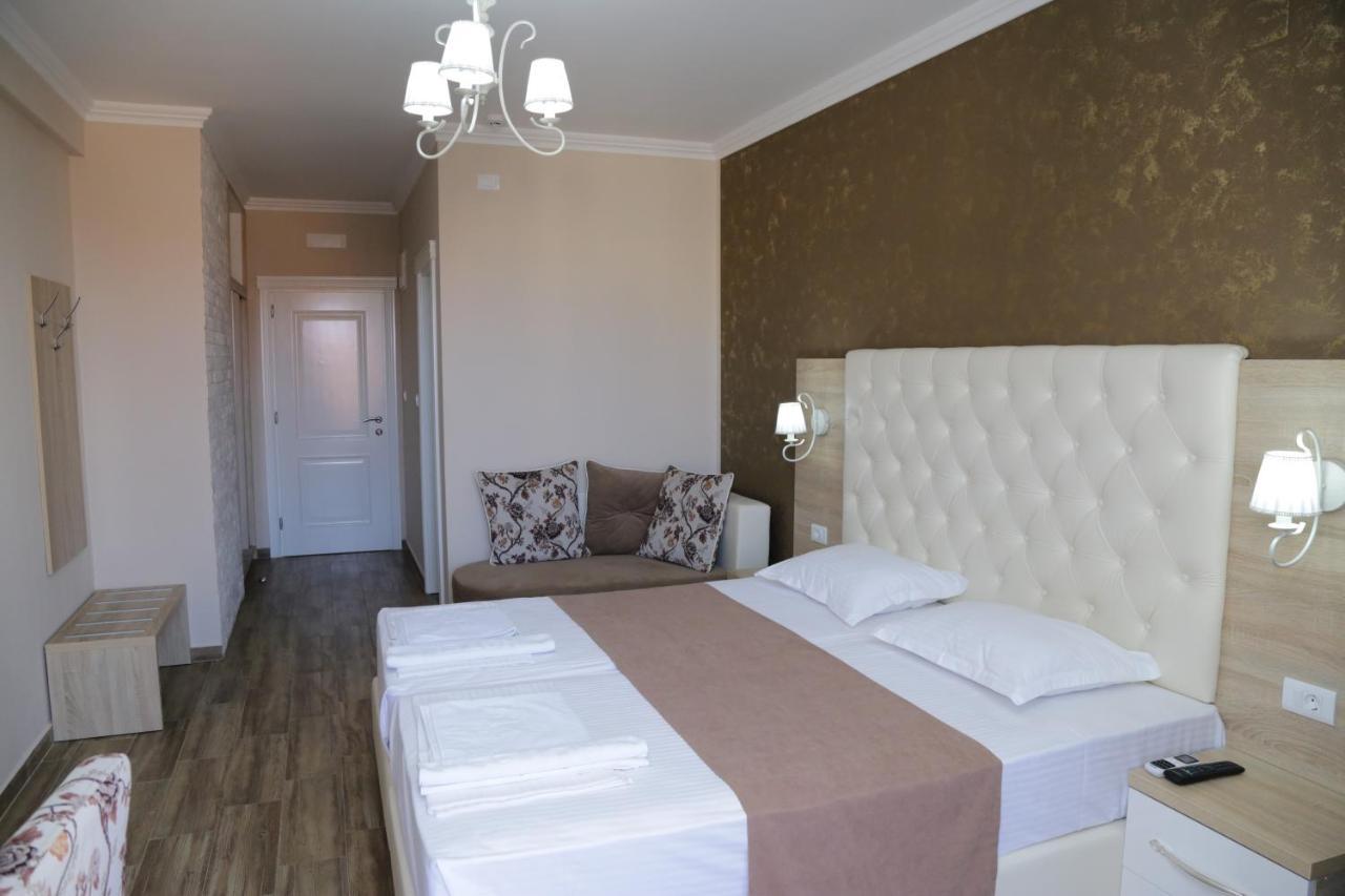 Hotel Metropolis Ulcinj Esterno foto