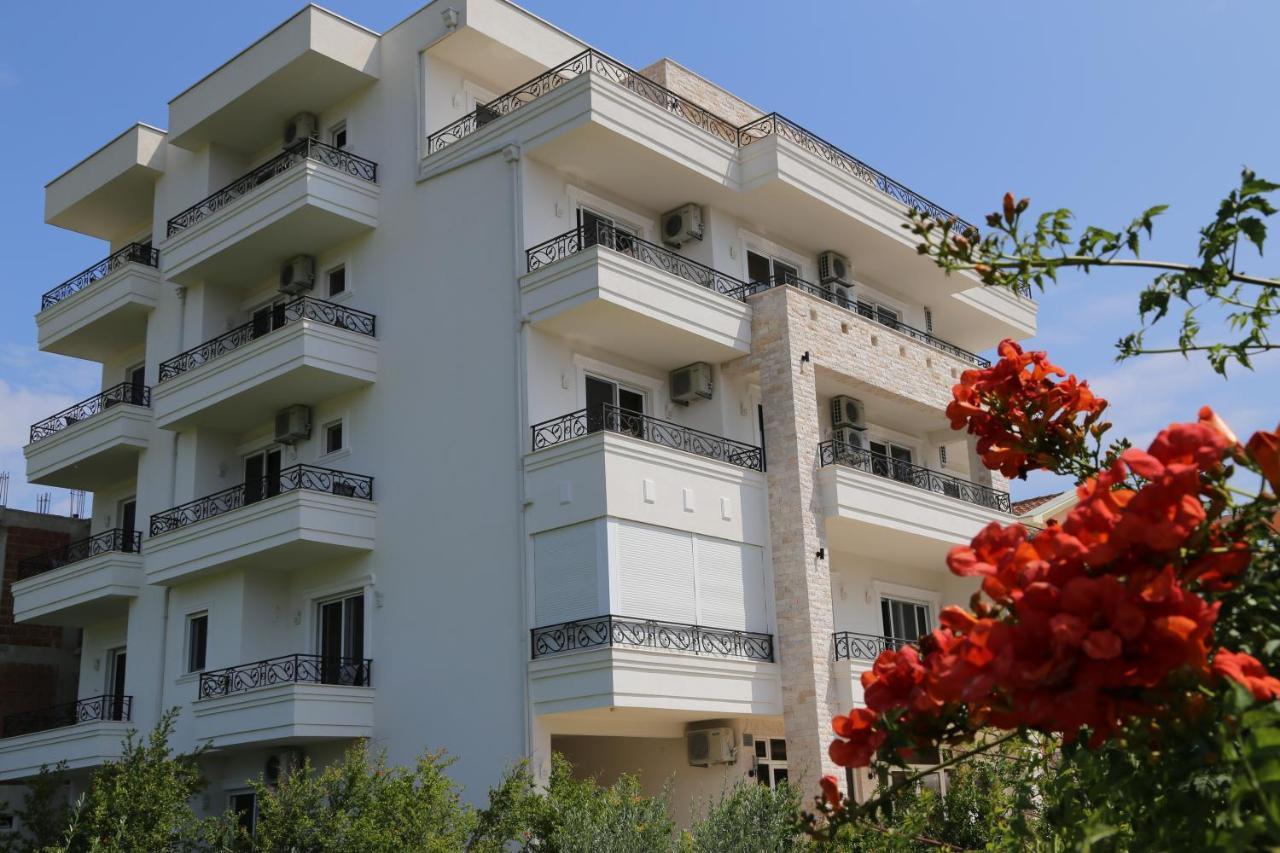Hotel Metropolis Ulcinj Esterno foto