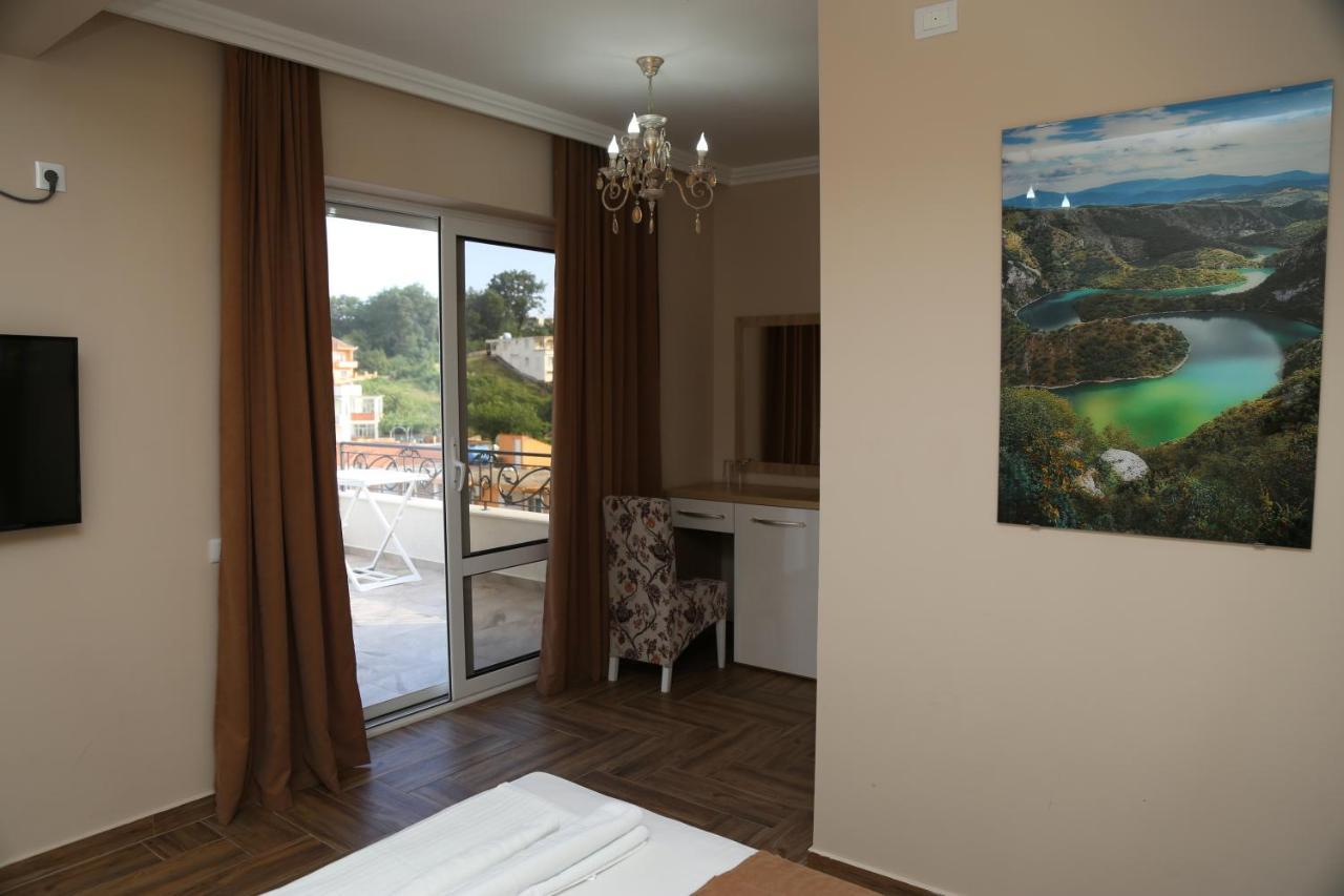 Hotel Metropolis Ulcinj Esterno foto
