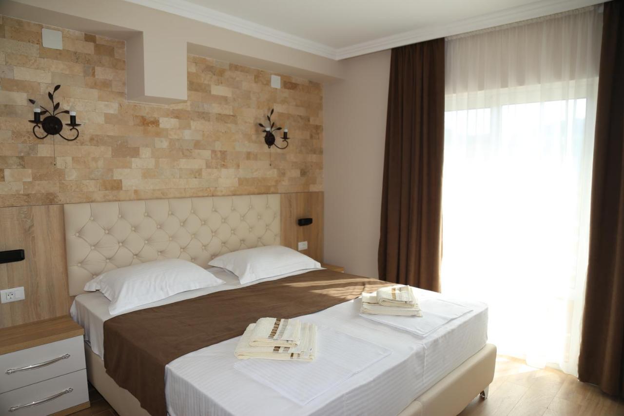 Hotel Metropolis Ulcinj Esterno foto