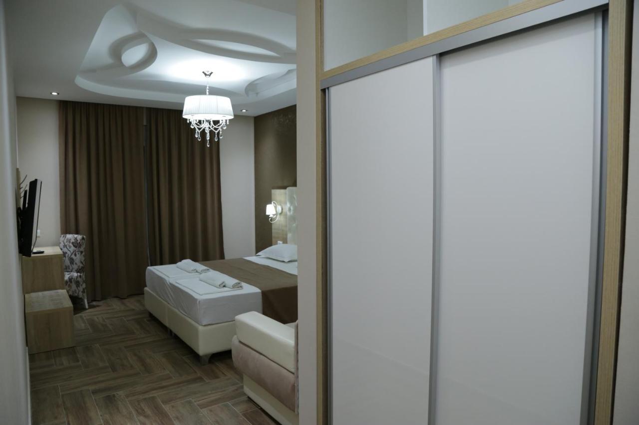 Hotel Metropolis Ulcinj Esterno foto