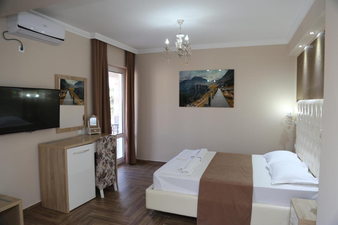 Hotel Metropolis Ulcinj Esterno foto
