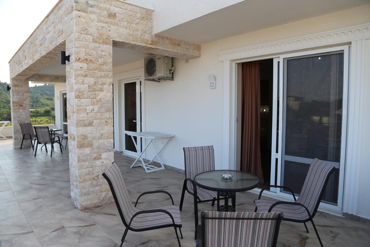Hotel Metropolis Ulcinj Esterno foto