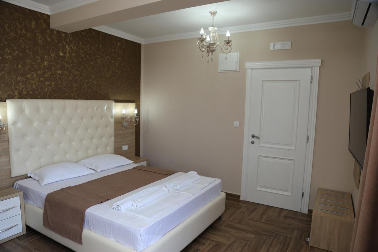 Hotel Metropolis Ulcinj Esterno foto