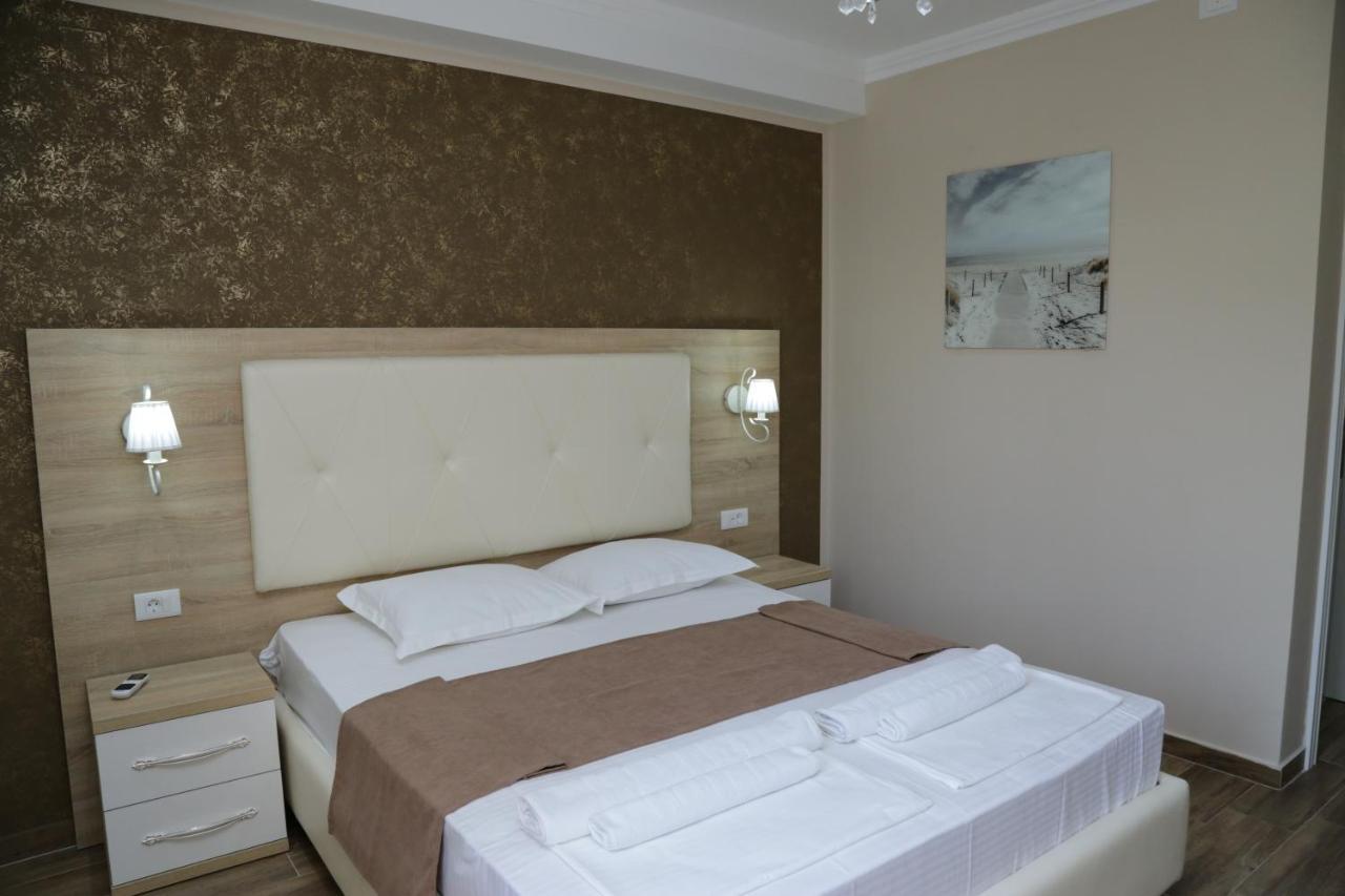 Hotel Metropolis Ulcinj Esterno foto