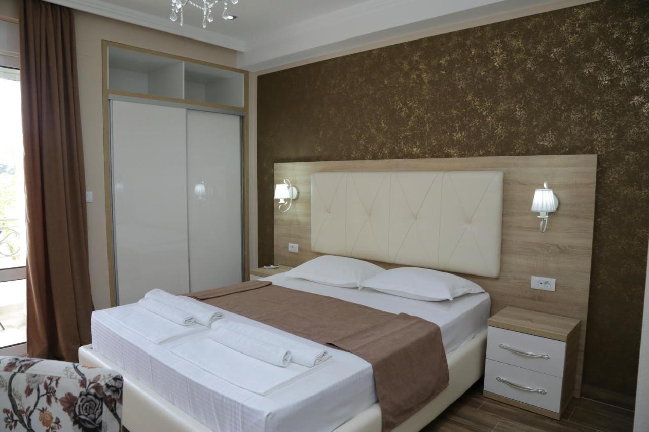Hotel Metropolis Ulcinj Esterno foto