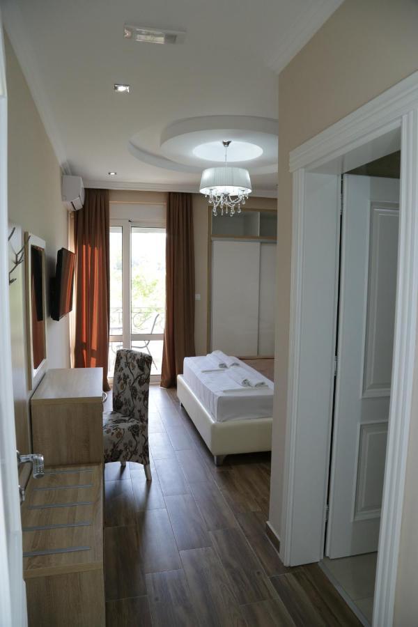 Hotel Metropolis Ulcinj Esterno foto