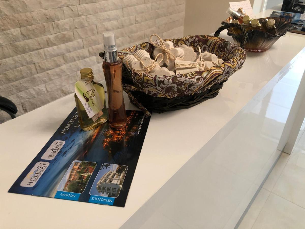 Hotel Metropolis Ulcinj Esterno foto