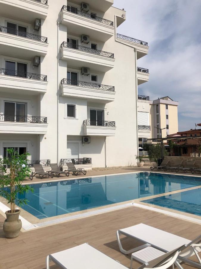 Hotel Metropolis Ulcinj Esterno foto