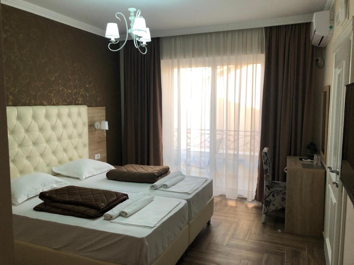 Hotel Metropolis Ulcinj Esterno foto