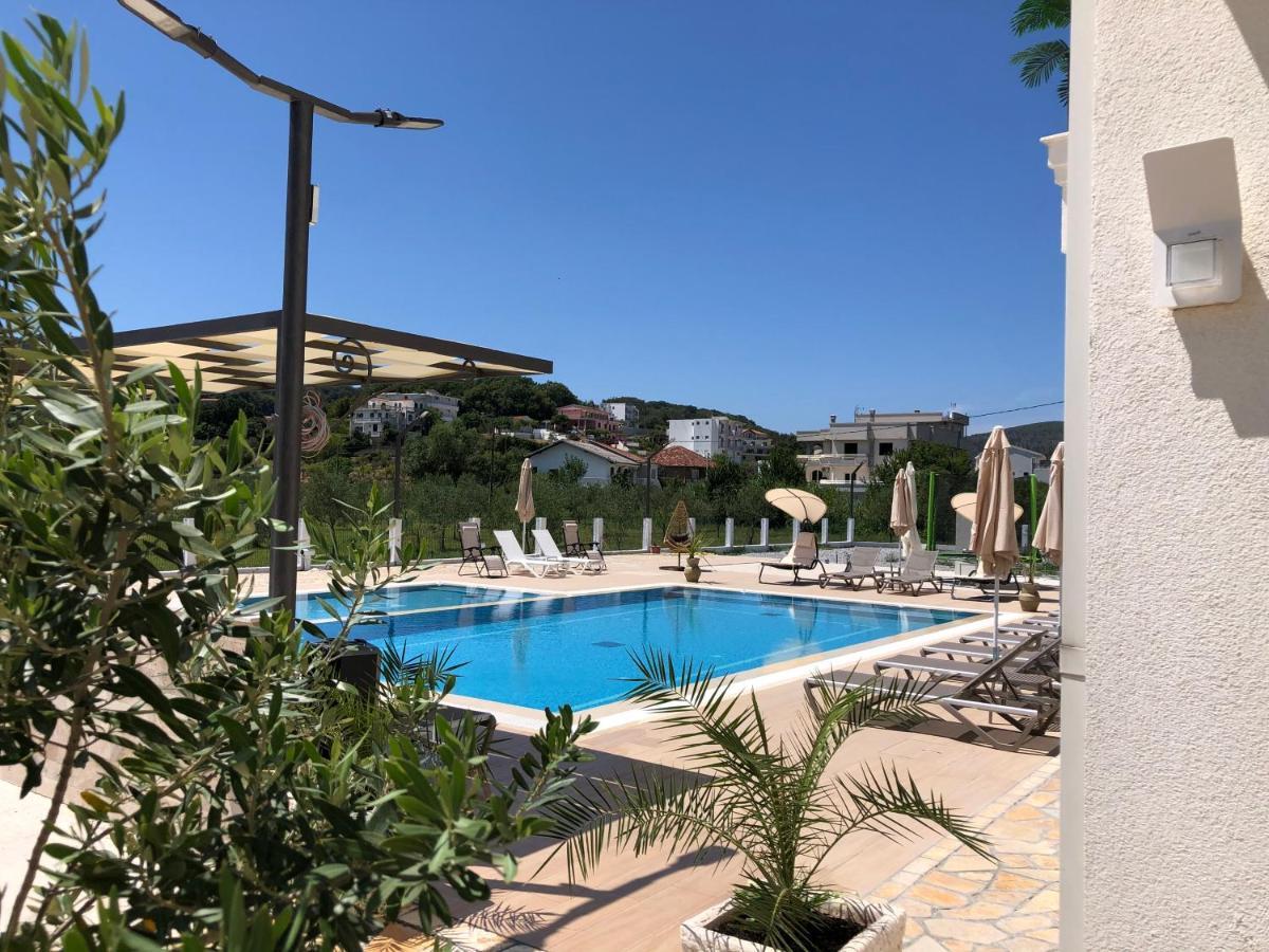 Hotel Metropolis Ulcinj Esterno foto
