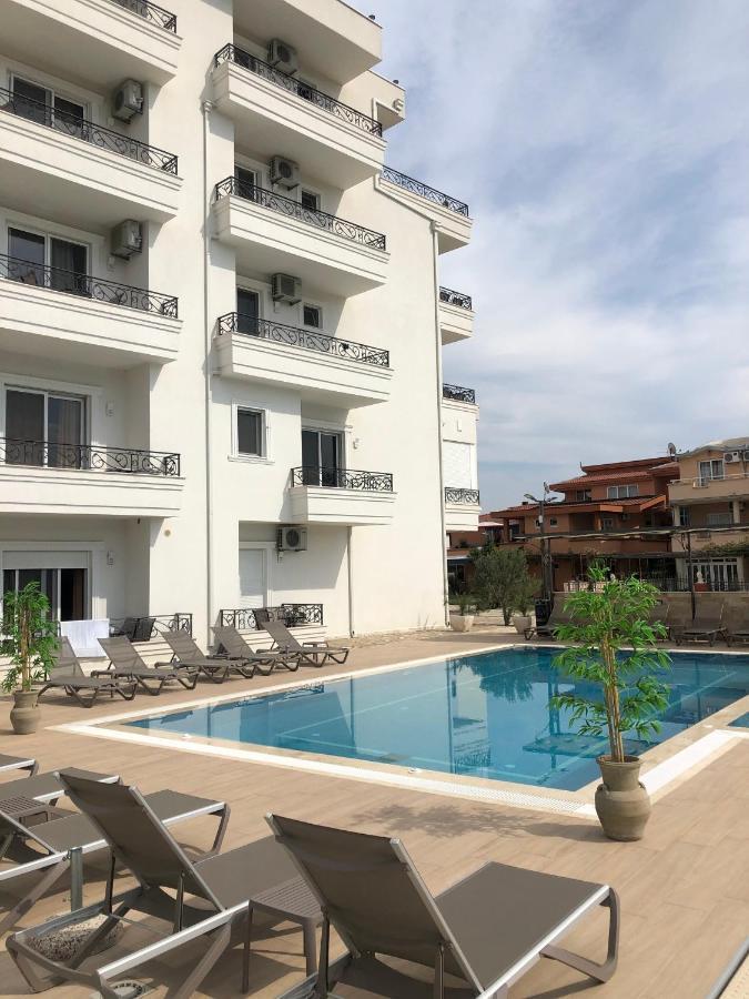 Hotel Metropolis Ulcinj Esterno foto