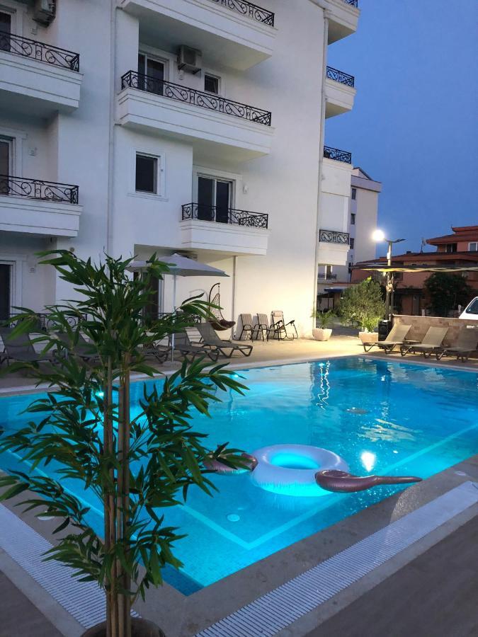Hotel Metropolis Ulcinj Esterno foto
