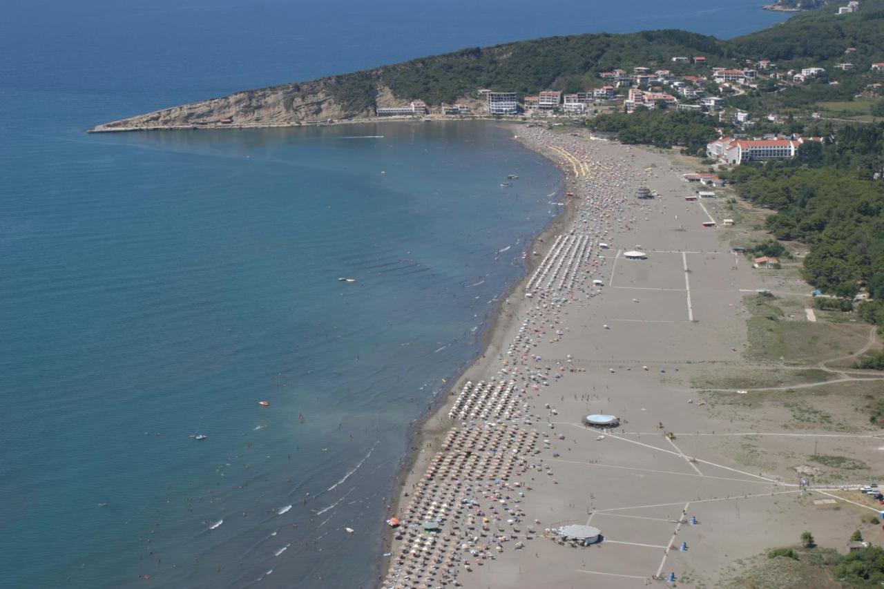 Hotel Metropolis Ulcinj Esterno foto