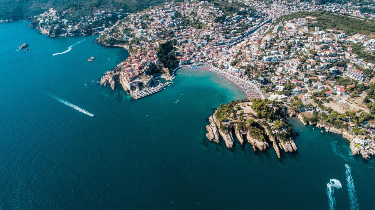 Hotel Metropolis Ulcinj Esterno foto