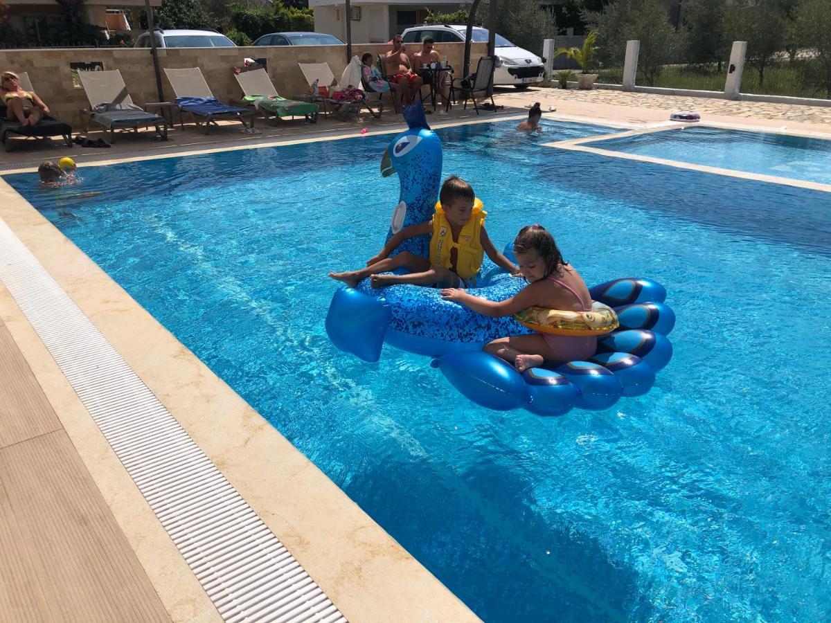 Hotel Metropolis Ulcinj Esterno foto