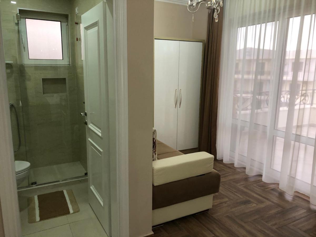 Hotel Metropolis Ulcinj Esterno foto