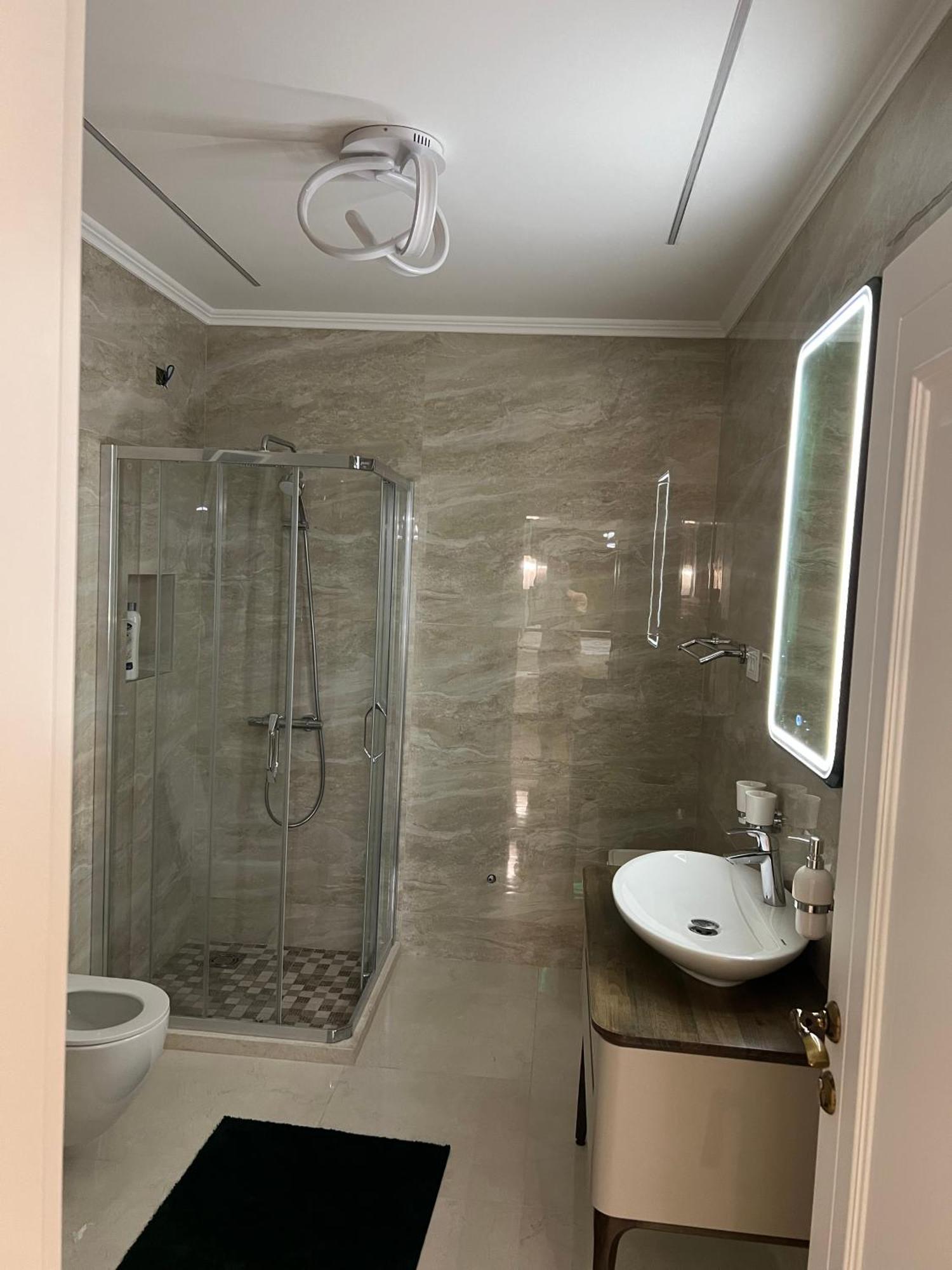 Hotel Metropolis Ulcinj Esterno foto