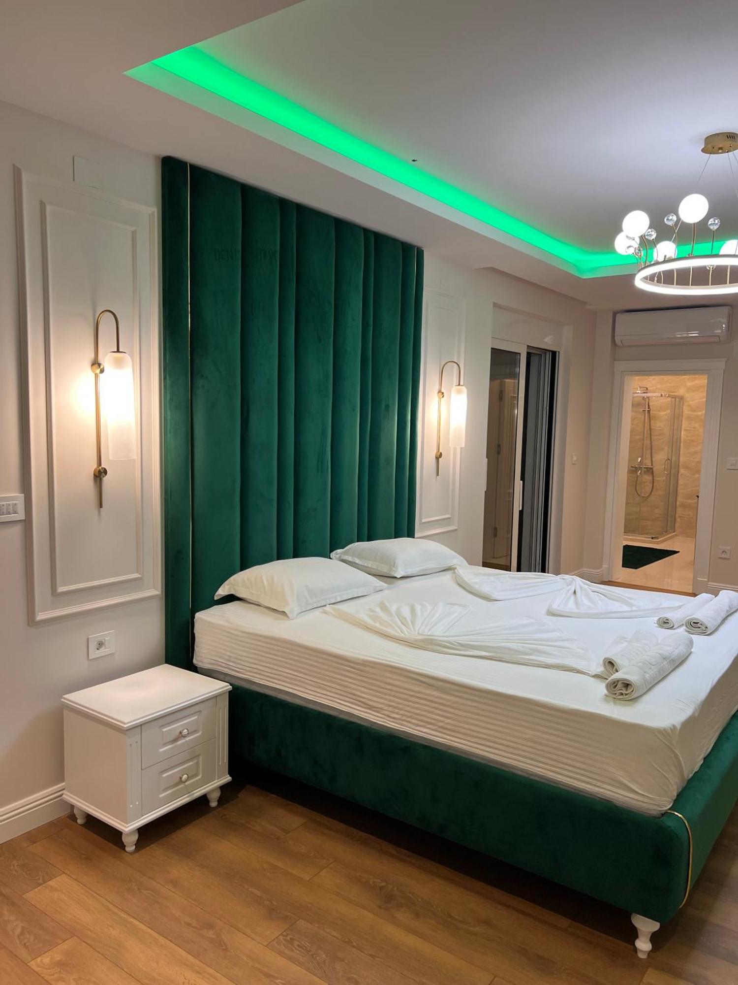 Hotel Metropolis Ulcinj Esterno foto